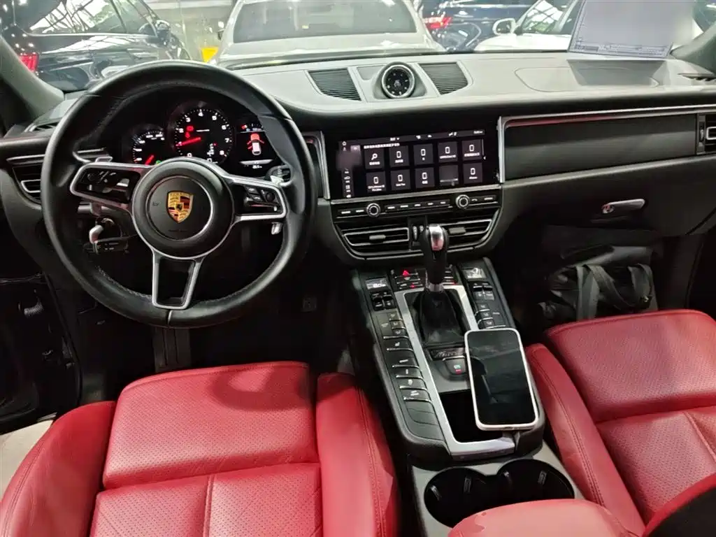 Porsche Macan 2021 — фото 10