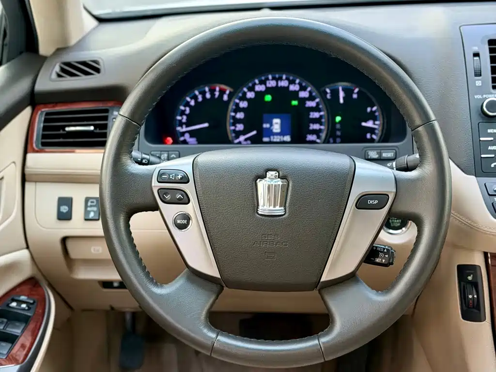 Toyota Crown 2013 — фото 11
