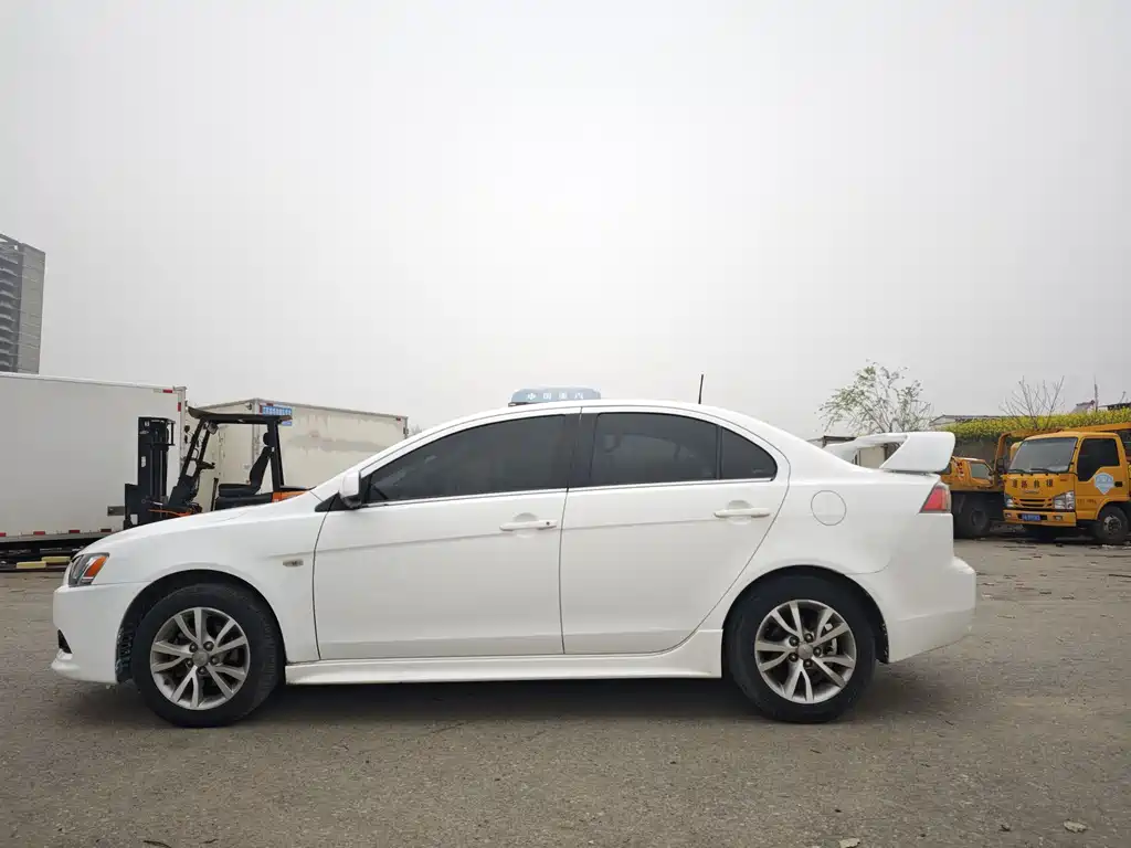 Mitsubishi Lancer EX 2014 — фото 13