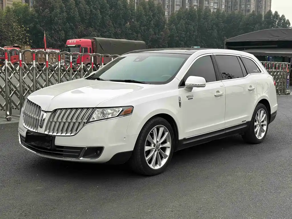 Lincoln MKT 2012 — фото 1