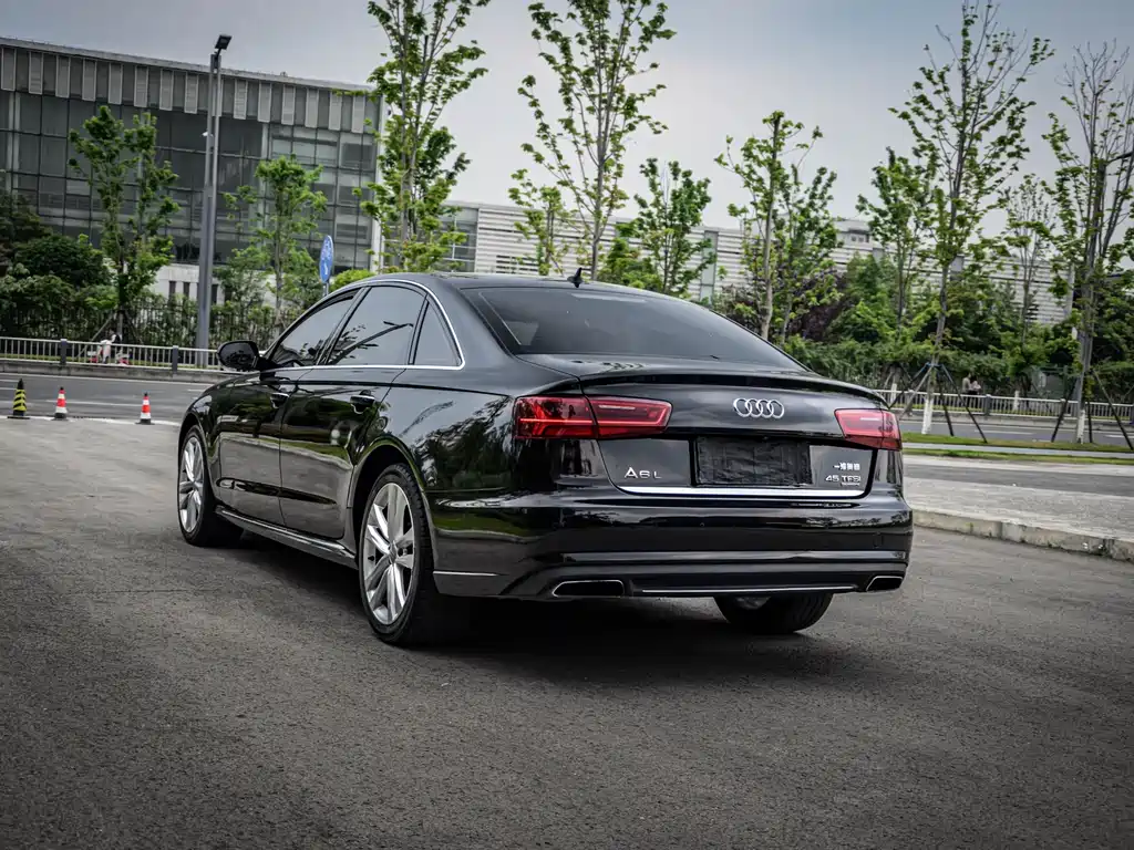 Audi A6L 2018 — фото 6