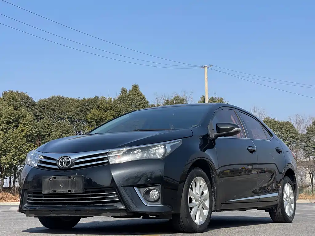 Toyota Corolla 2017 — фото 1