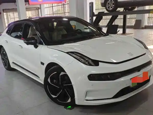 Zeekr 001 2023