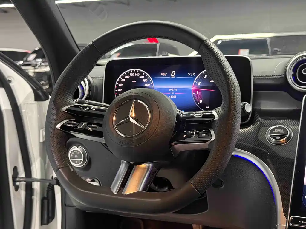 Mercedes-Benz C-Class 2024 — фото 10
