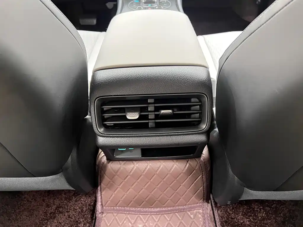 BYD Seal 05 DM-i 2025 — фото 18