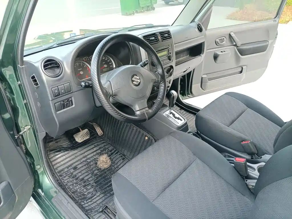 Suzuki Jimny 2013 — фото 13