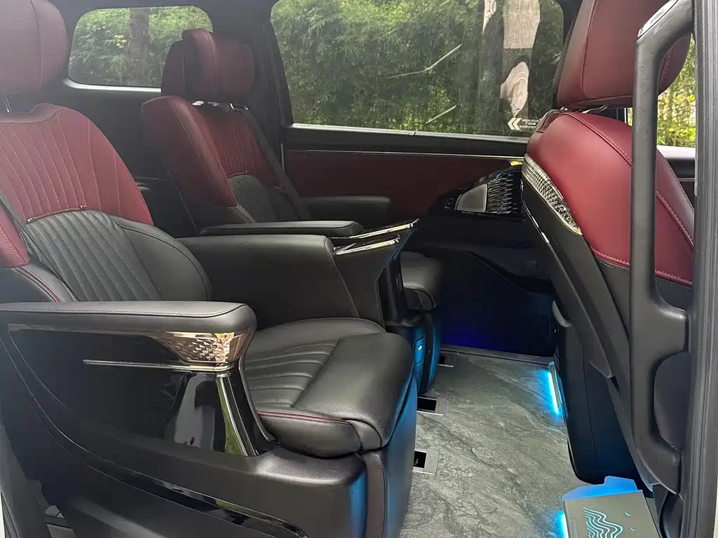 GAC Motor Trumpchi M8 2023 — фото 8