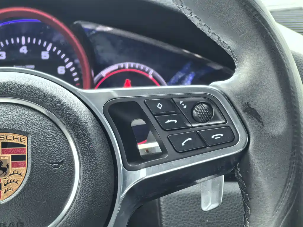 Porsche Cayenne 2018 — фото 18