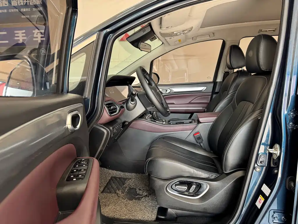 GAC Motor Trumpchi M6 2022 — фото 4