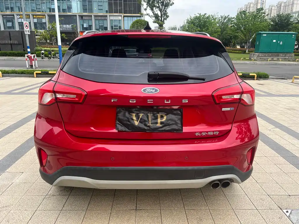 Ford Focus Active 2019 — фото 19