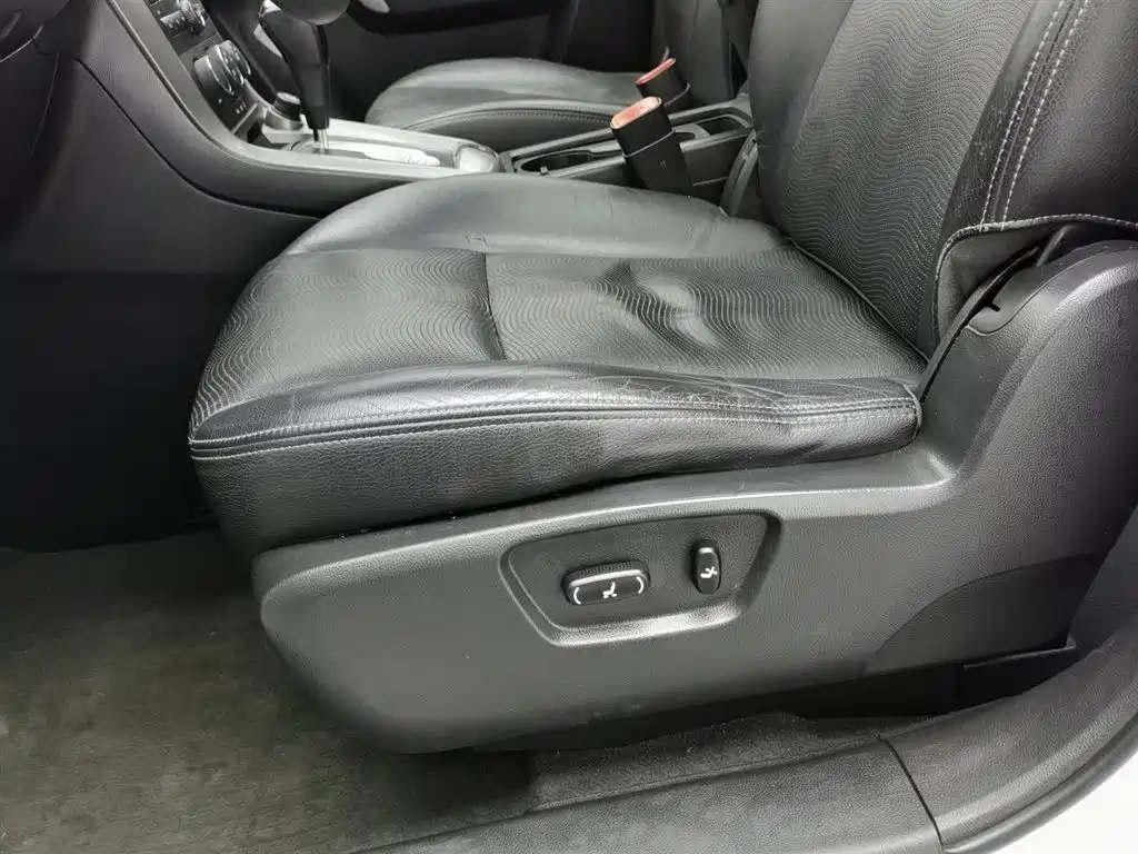 Chevrolet Captiva 2015 — фото 20