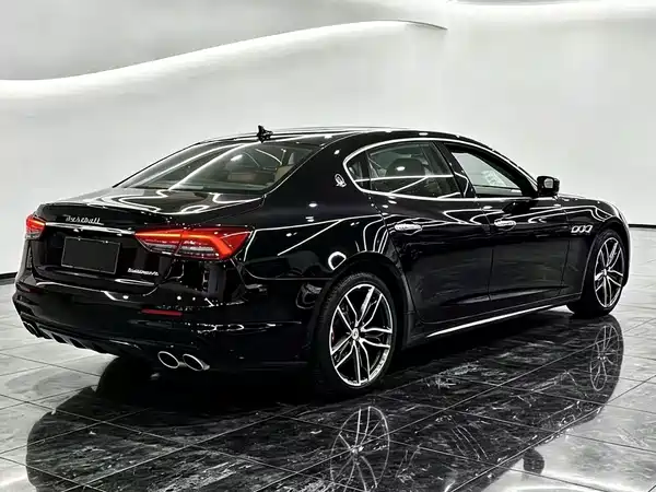 Maserati Quattroporte 2014
