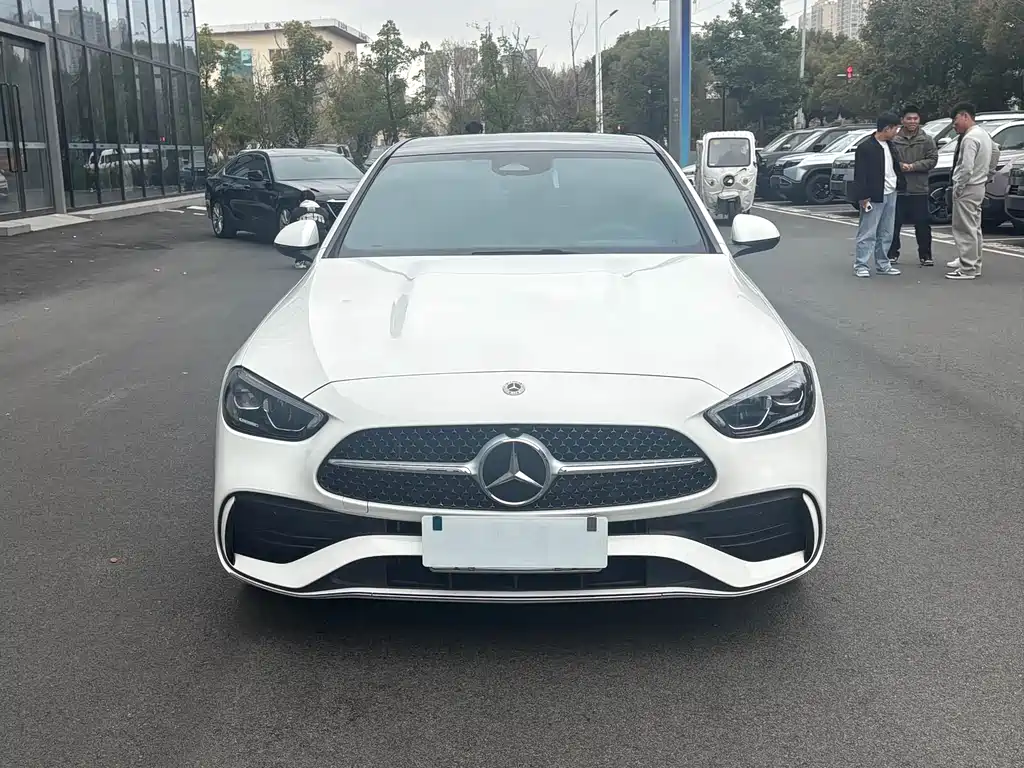 Mercedes-Benz C-Class 2023 — фото 2
