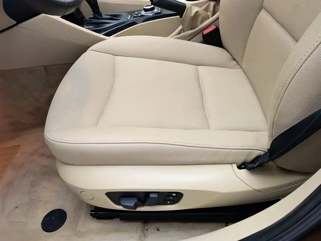 BMW X1 2012 — фото 20