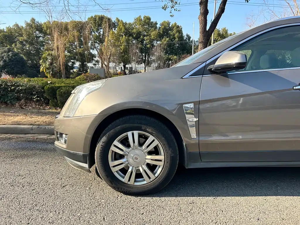 Cadillac SRX 2011 — фото 4