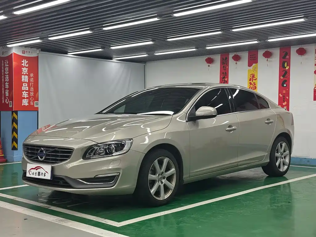 Volvo S60 2017 — фото 1
