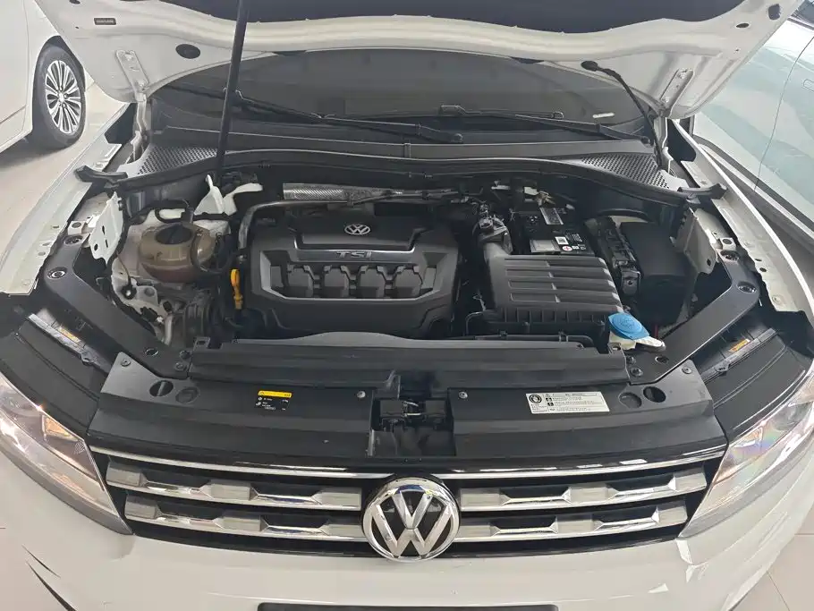 Volkswagen Tiguan L 2018 — фото 10