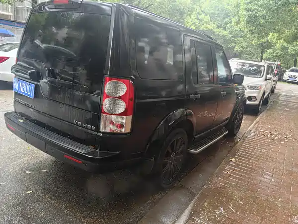 Land Rover Discovery 2012