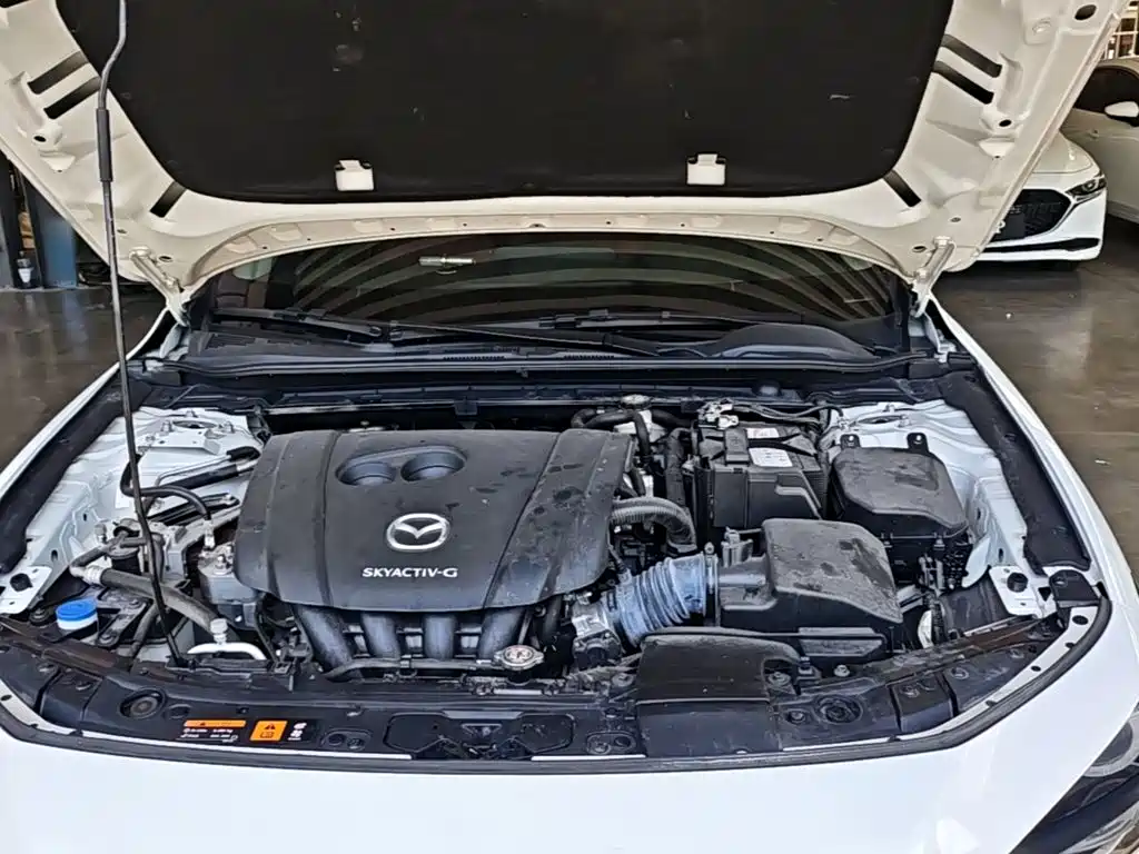 Mazda 3 Axela 2022 — фото 20