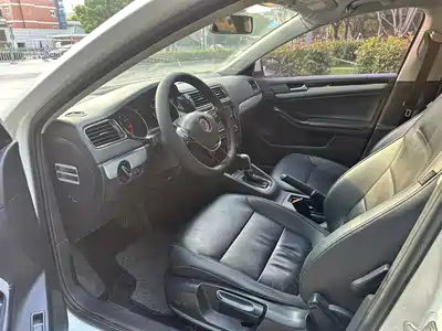 Volkswagen Sagitar 2016