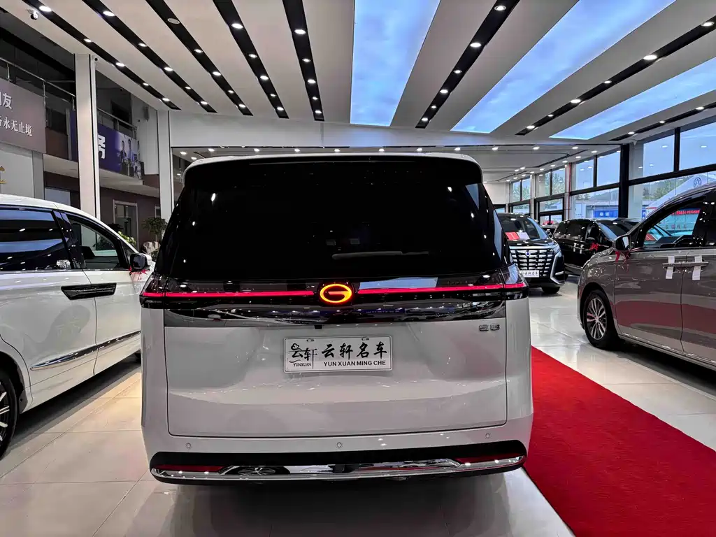 GAC Motor E8 PHEV 2024 — фото 13