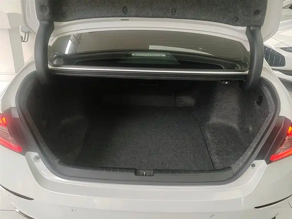 Honda Accord 2023 — фото 19