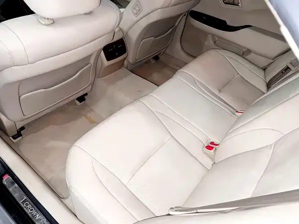 Toyota Crown 2010