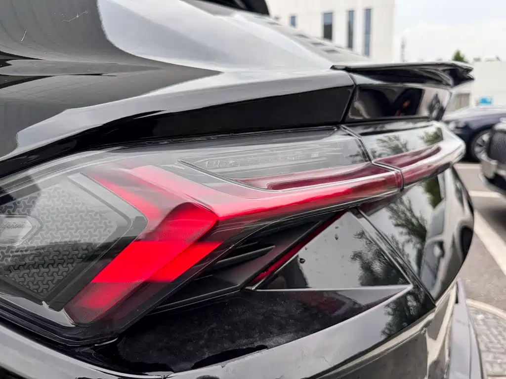 Lamborghini Urus 2023 — фото 17