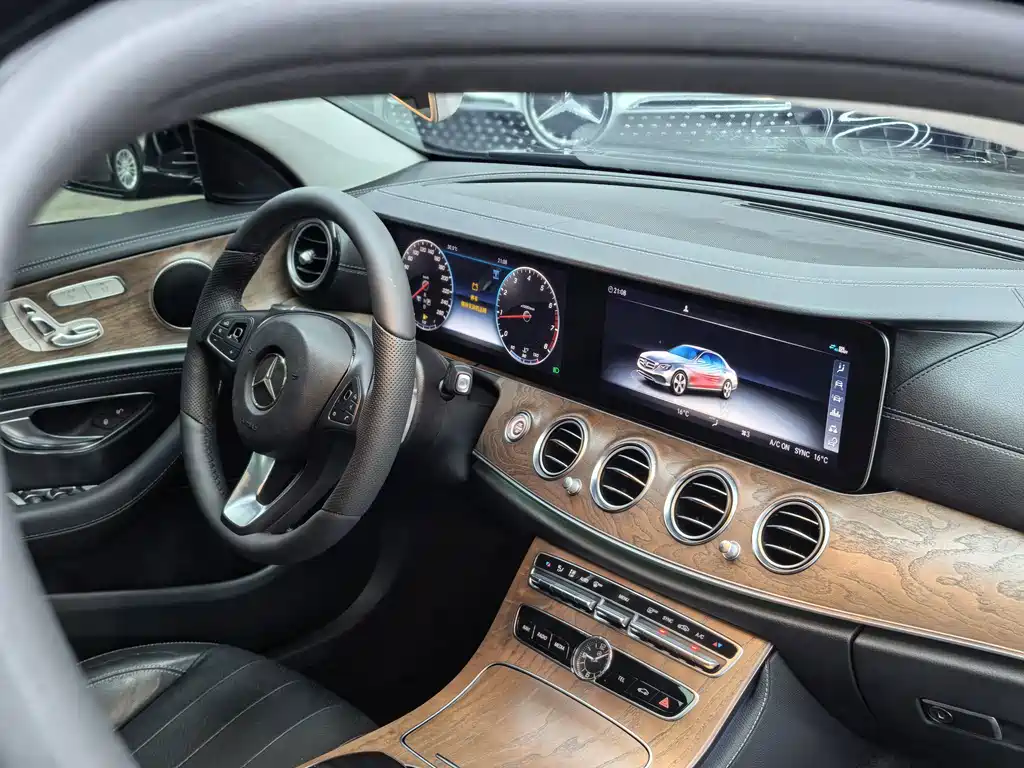 Mercedes-Benz E-Class 2017 — фото 23