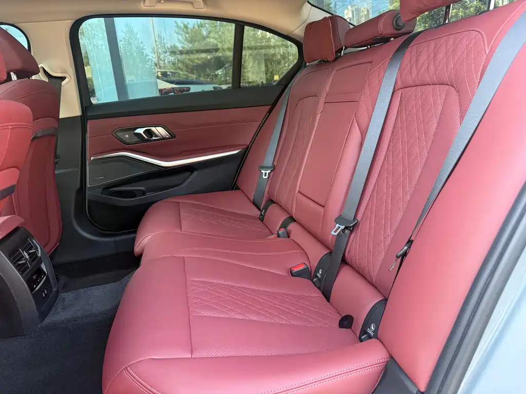 BMW 3 Series 2025