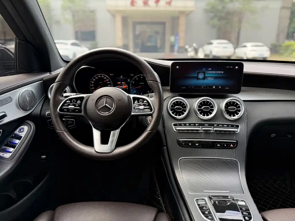 Mercedes-Benz GLC 2021 — фото 9