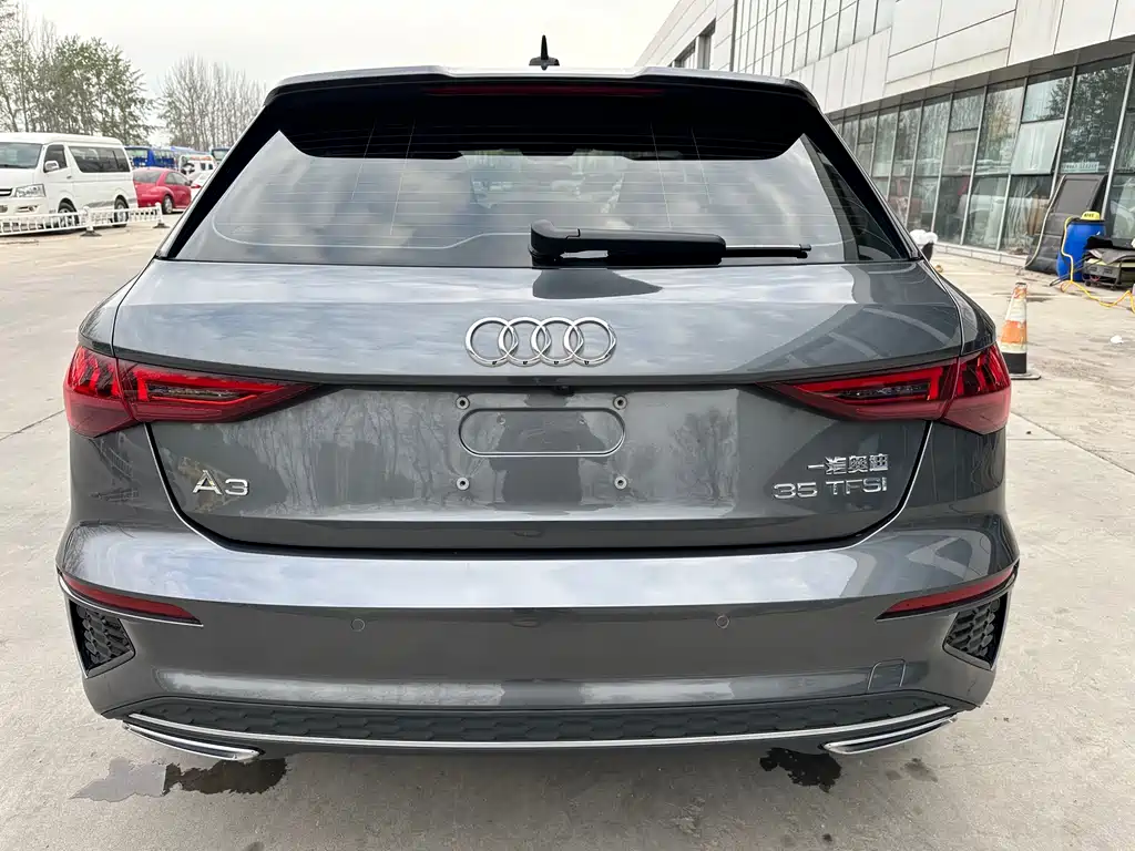 Audi A3 2023 — фото 16