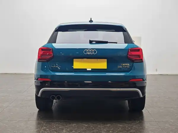 Audi Q2L 2020