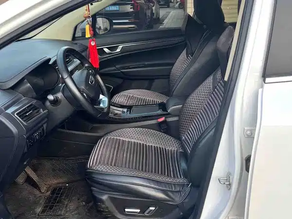 Geely Emgrand GS 2021