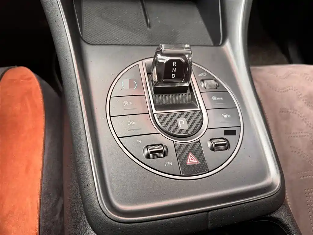 BYD Seal 05 DM-i 2025 — фото 12
