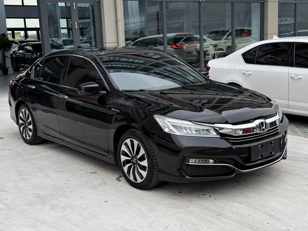 Honda Accord 2018 — фото 6
