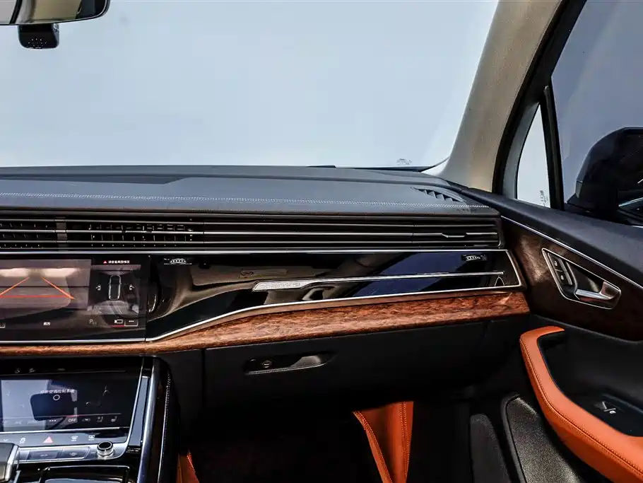 Audi Q7 2023 — фото 32