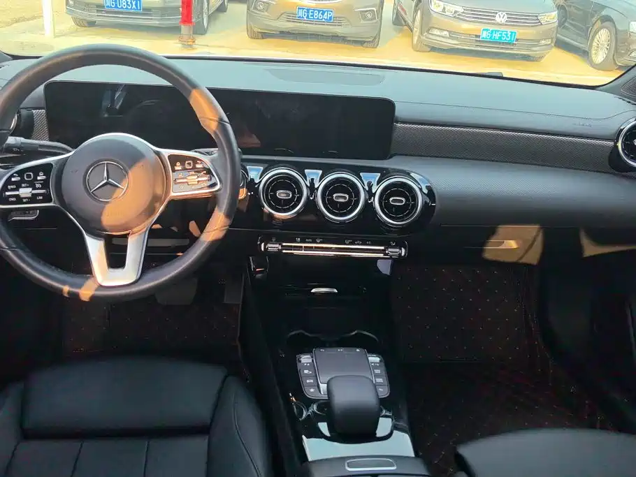 Mercedes-Benz A-Class 2021 — фото 12