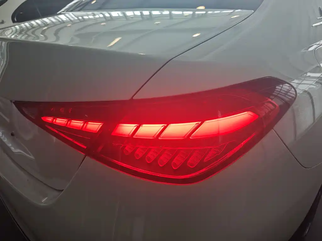 Mercedes-Benz C-Class 2023 — фото 9