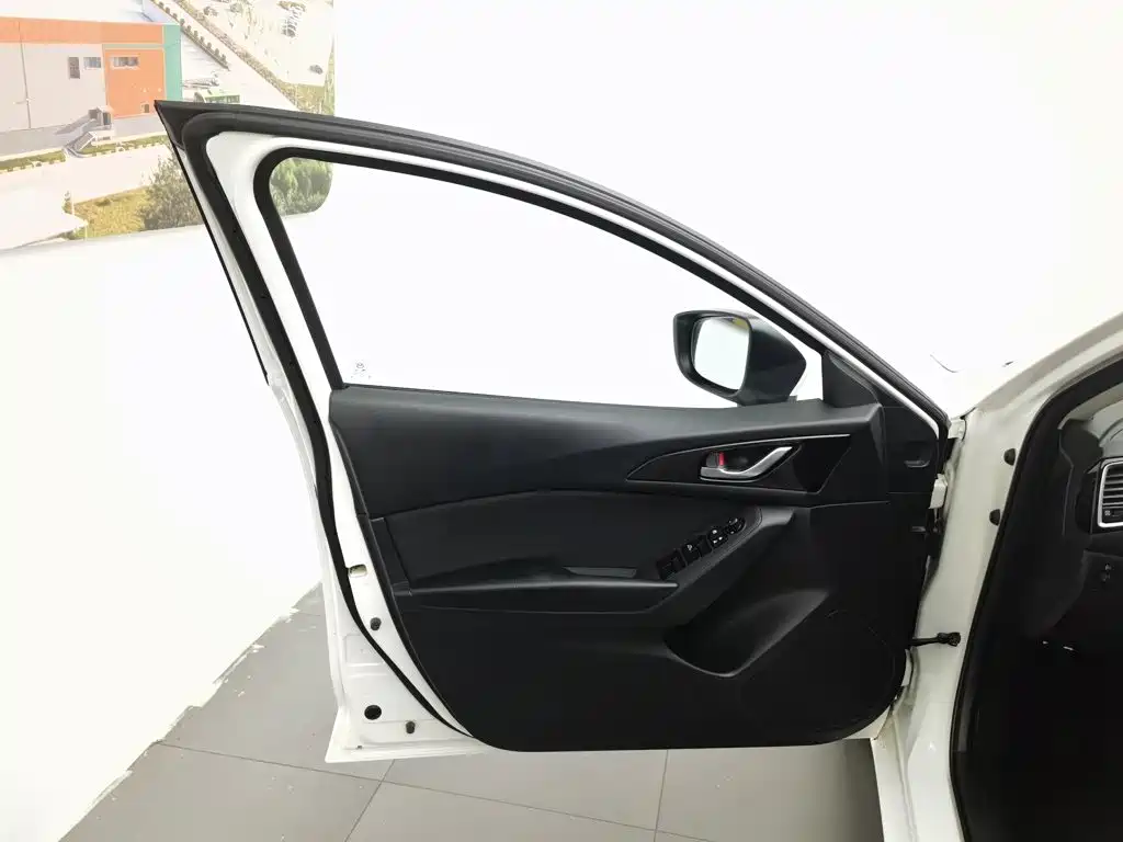 Mazda 3 Axela 2016 — фото 8