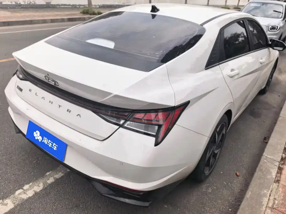 Hyundai Elantra 2023