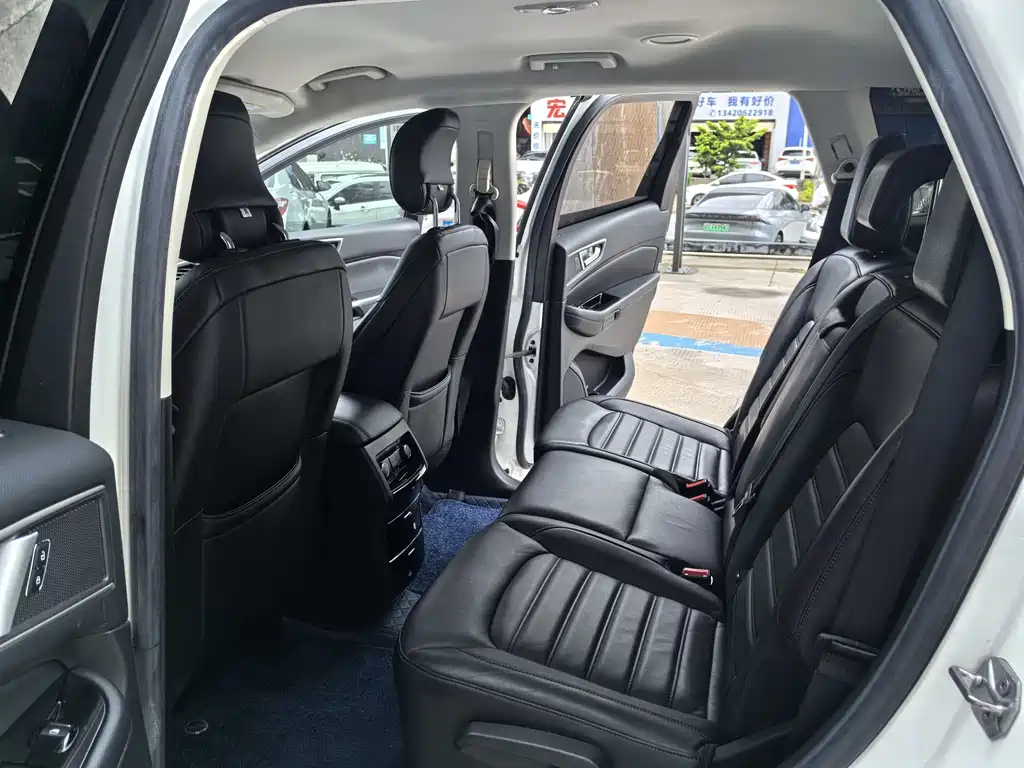 Ford Edge 2017 — фото 14