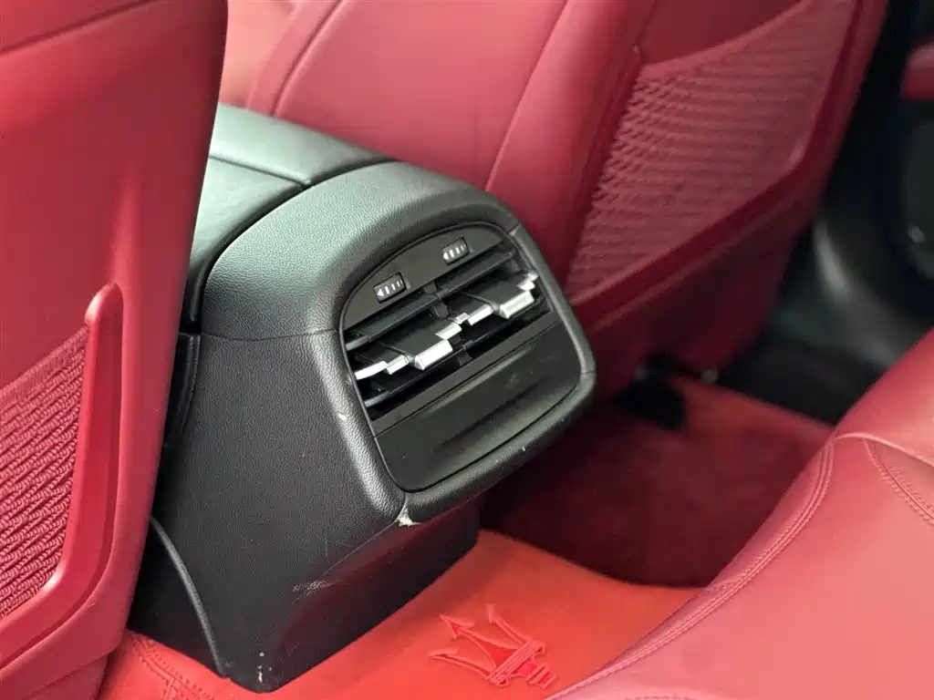 Maserati Ghibli 2018 — фото 13