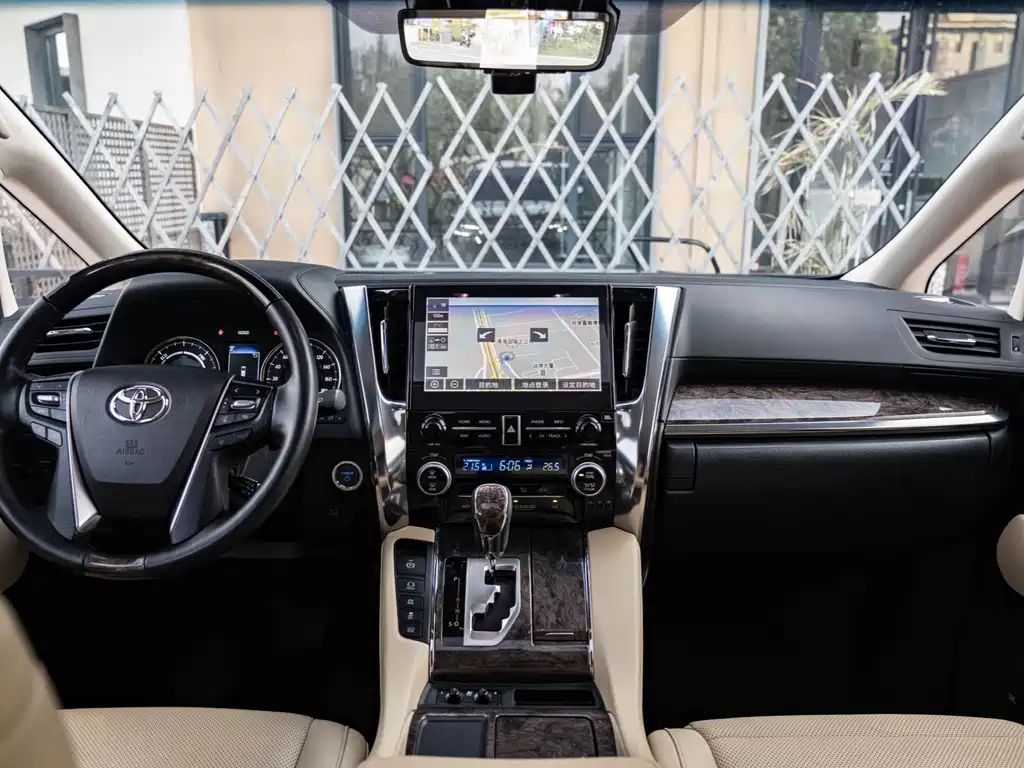 Toyota Vellfire 2022 — фото 26