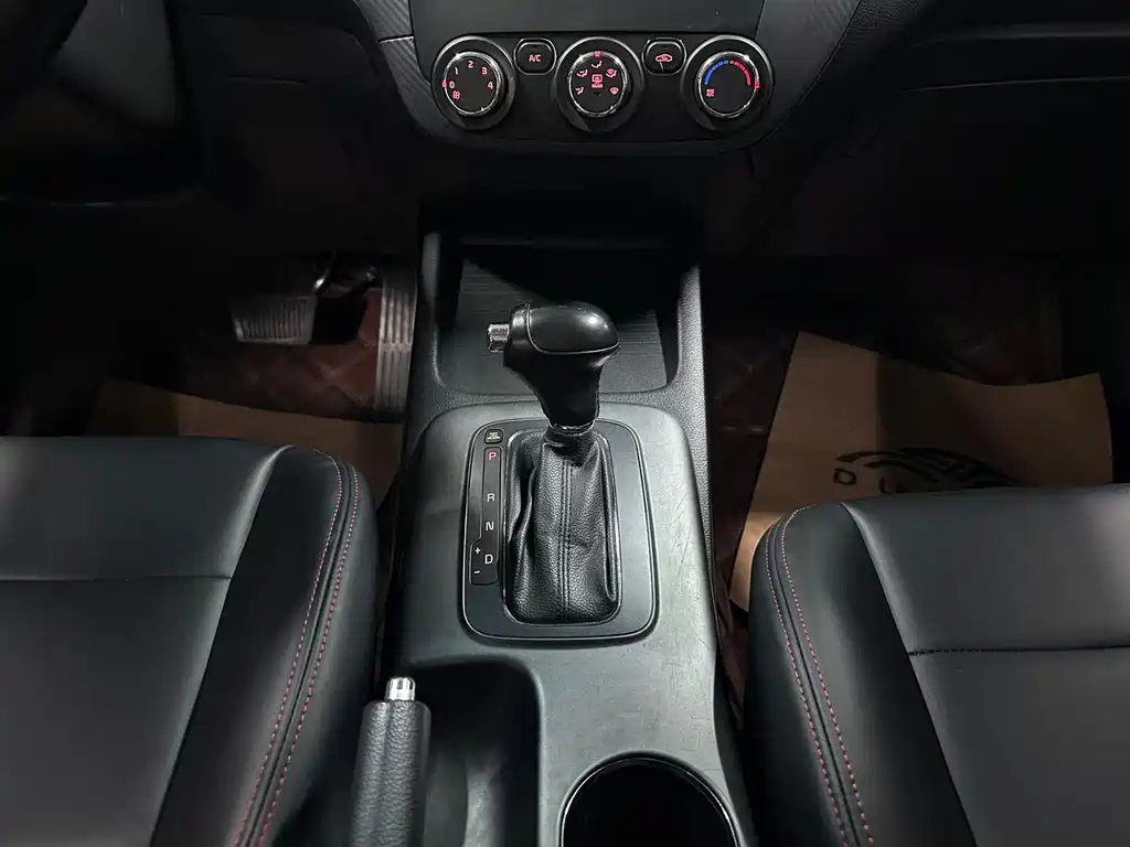 Kia K3 2015 — фото 12
