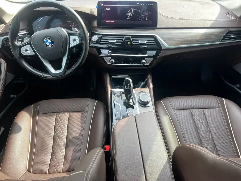 BMW 5 Series 2021