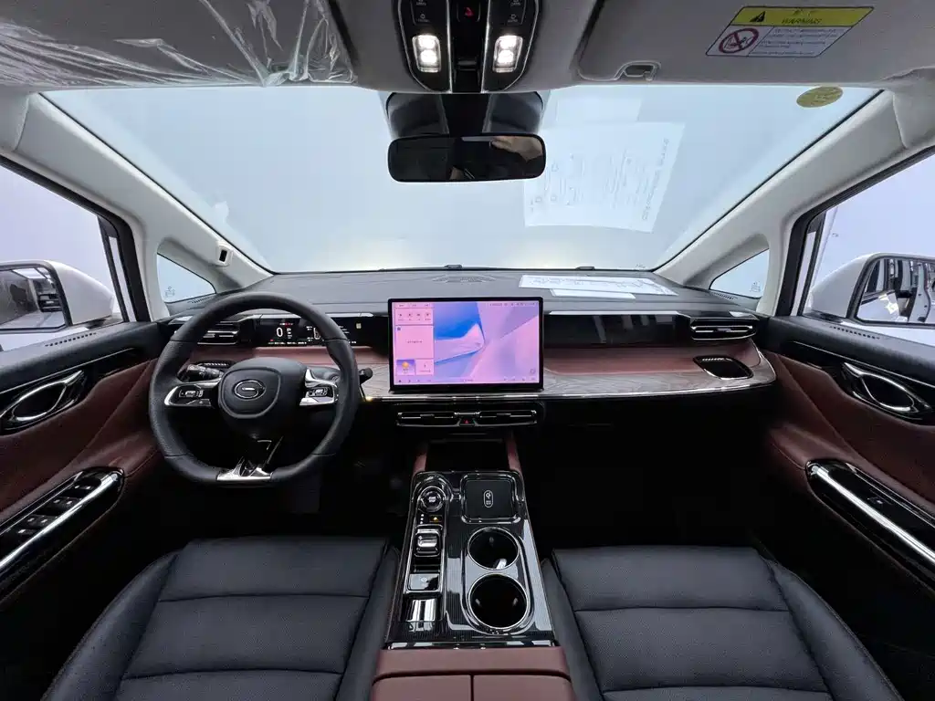 GAC Trumpchi E8 PHEV 2024 — фото 10