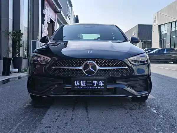 Mercedes-Benz C-Class 2024