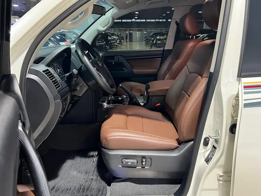 Toyota Land Cruiser 2019 — фото 12