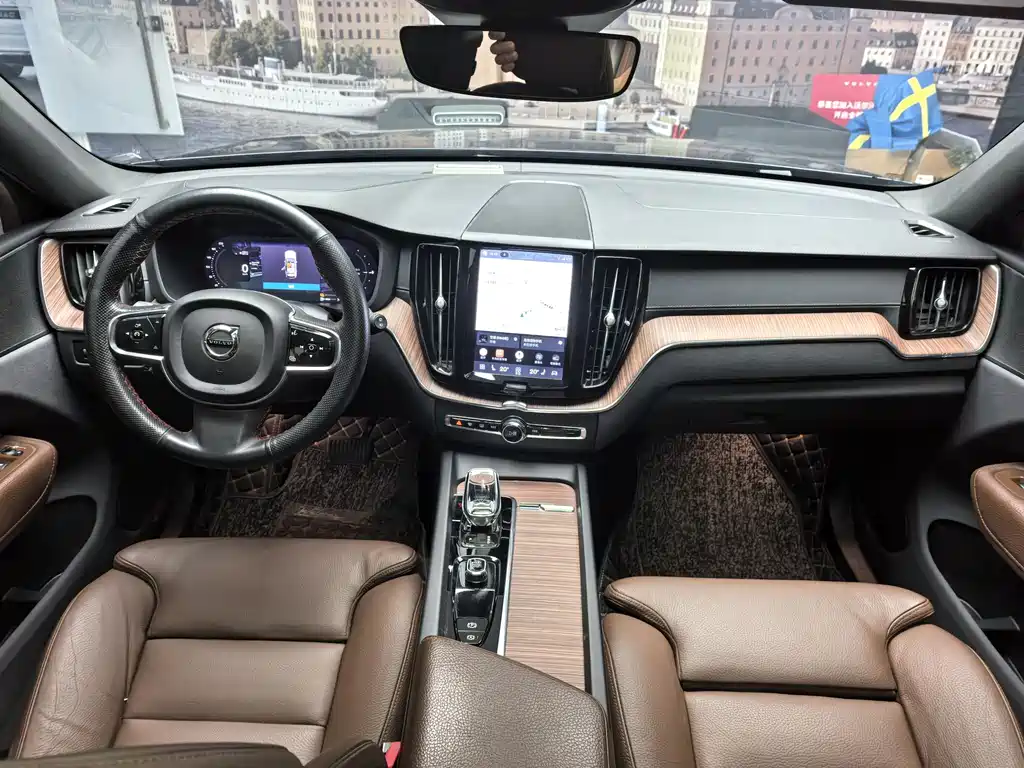 Volvo XC60 PHEV 2021 — фото 13